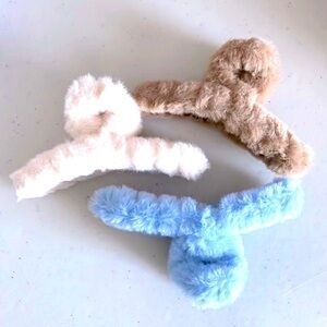 NWT - Furry claw clips 3 for $12
